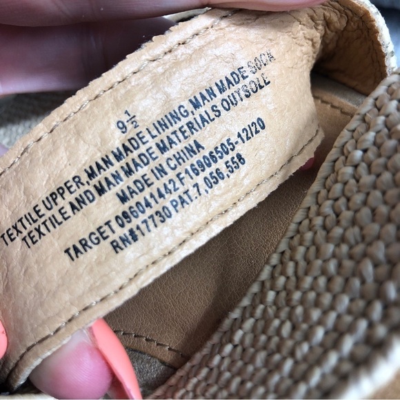 UNIVERSAL THREAD Beige 3 Textile Strap Platform Wedge Sandals 9.5 Espadrille - Picture 14 of 15